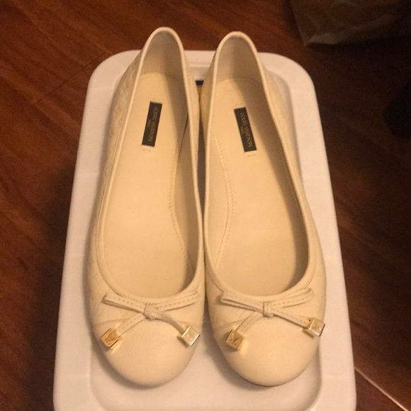 LV flats - Picture 1 of 3